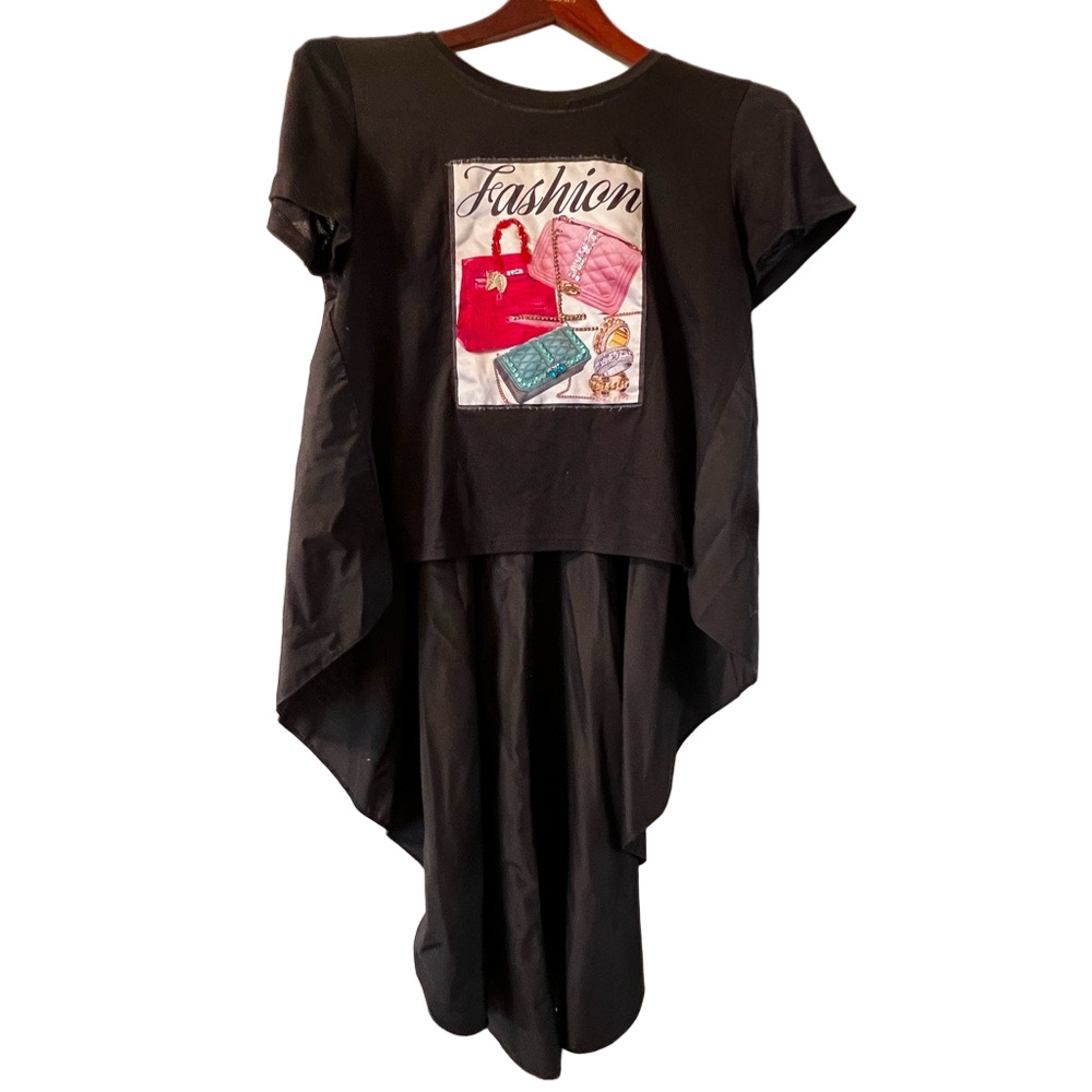 Black High-Low Fashion Graphic Top M